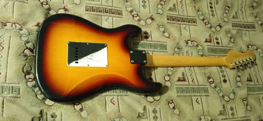 Электрогитара Maxwood StageMaster, стратокастер SSH.