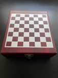 Jogo xadrez com kit de garrafas como novo