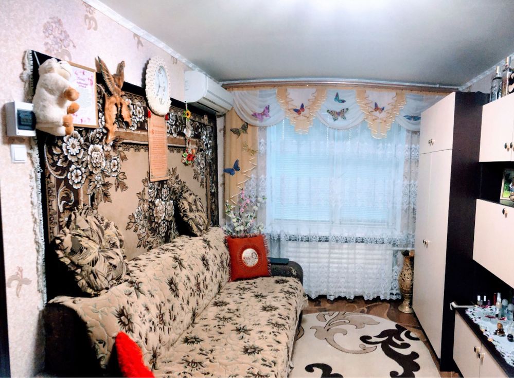 Продаємо блок з 4 кімнат в гуртожитку.