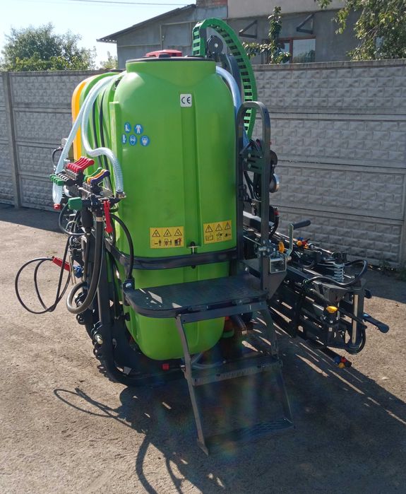 Обприскувач навісний 1000л/16м Tolmet