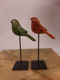 Figurki ptaków z drewna