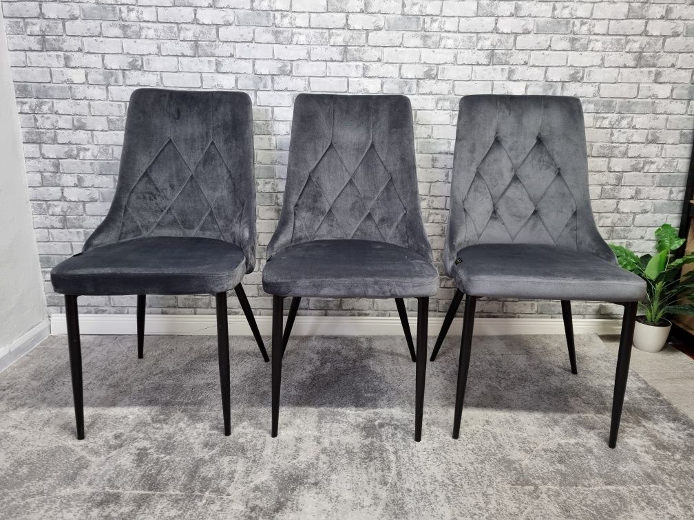 Wyprzedaż. Nowe krzesła tapicerowane welurowe 3 sztuki.