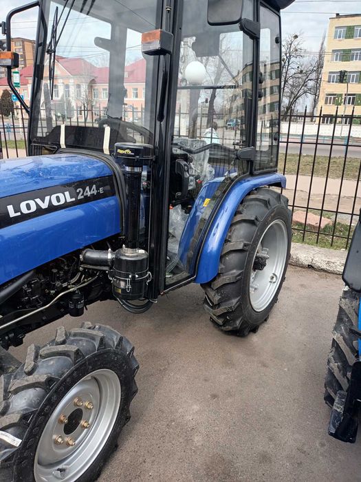 LOVOL TE-244 РЕВЕРС з кабіною