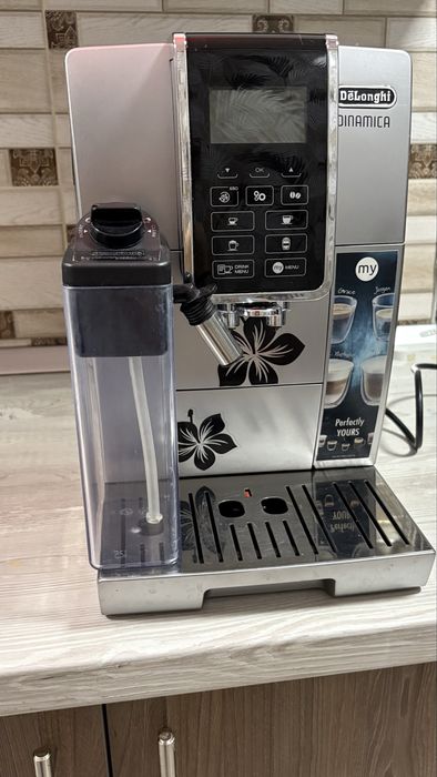 DeLonghi Dinamica — автоматична кавомашина, в хорошому стані