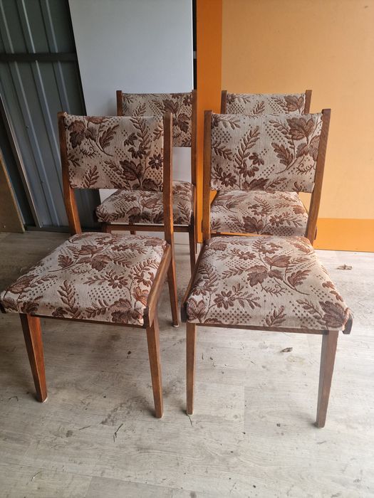 Krzesła drewniane tapicerowane PRL