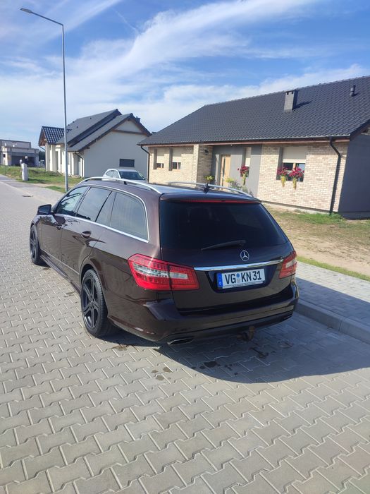 Mercedes E350 V6