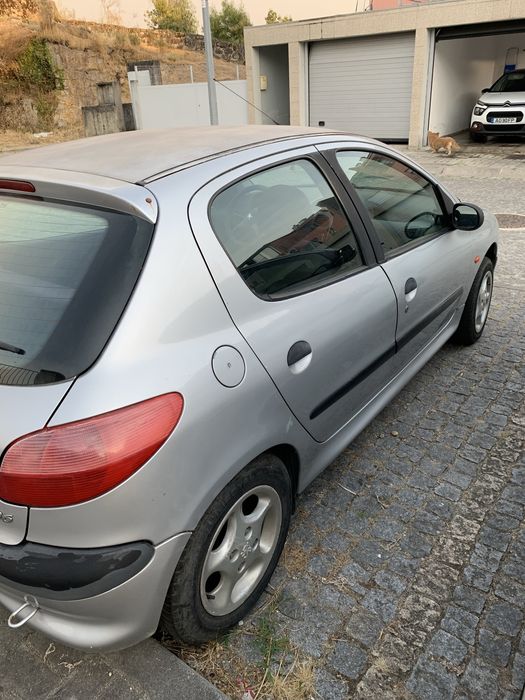Carro Peugeot 206