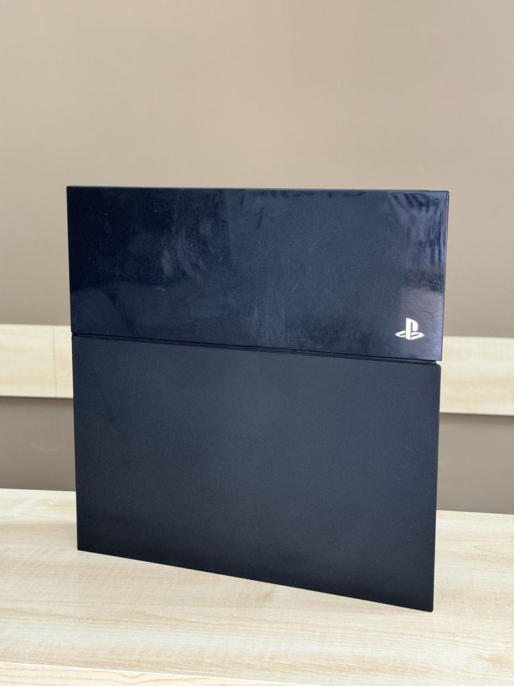 PS4 500 Gb Black + 2 джойстика + док станция, Play Station