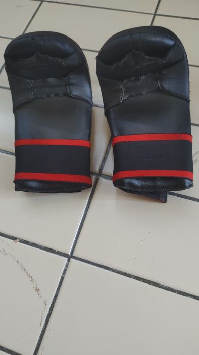 Luvas de karaté tamanho S