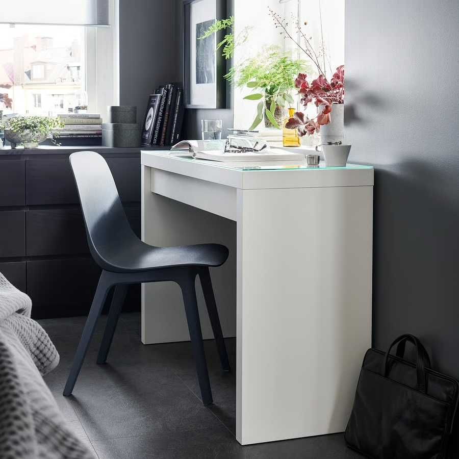 Móvel com gaveta IKEA