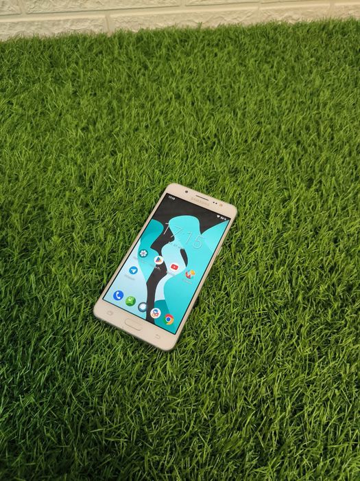 Samsung Galaxy J510FN 2/16 White