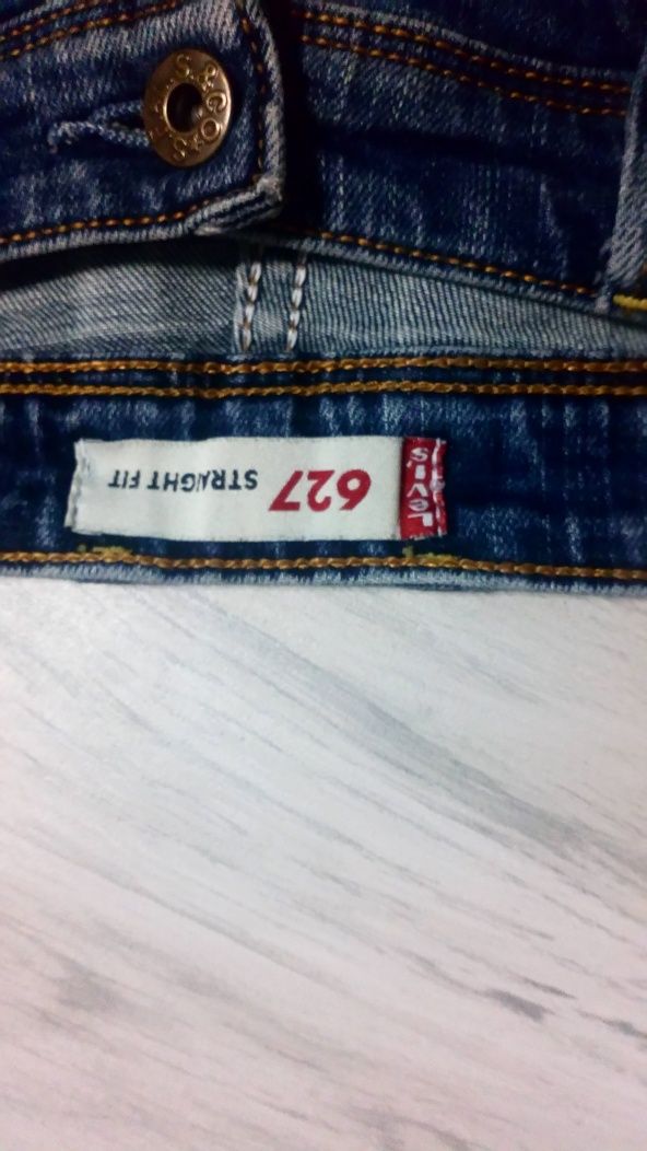 Джинси стрейчеві жіночі женские Levis 44-46 розмі