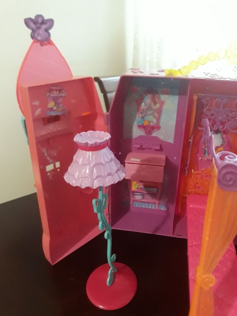Domek Barbie sypialnia