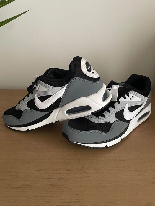 Ténis homens. Novas. Tamanho 44 (28cm)