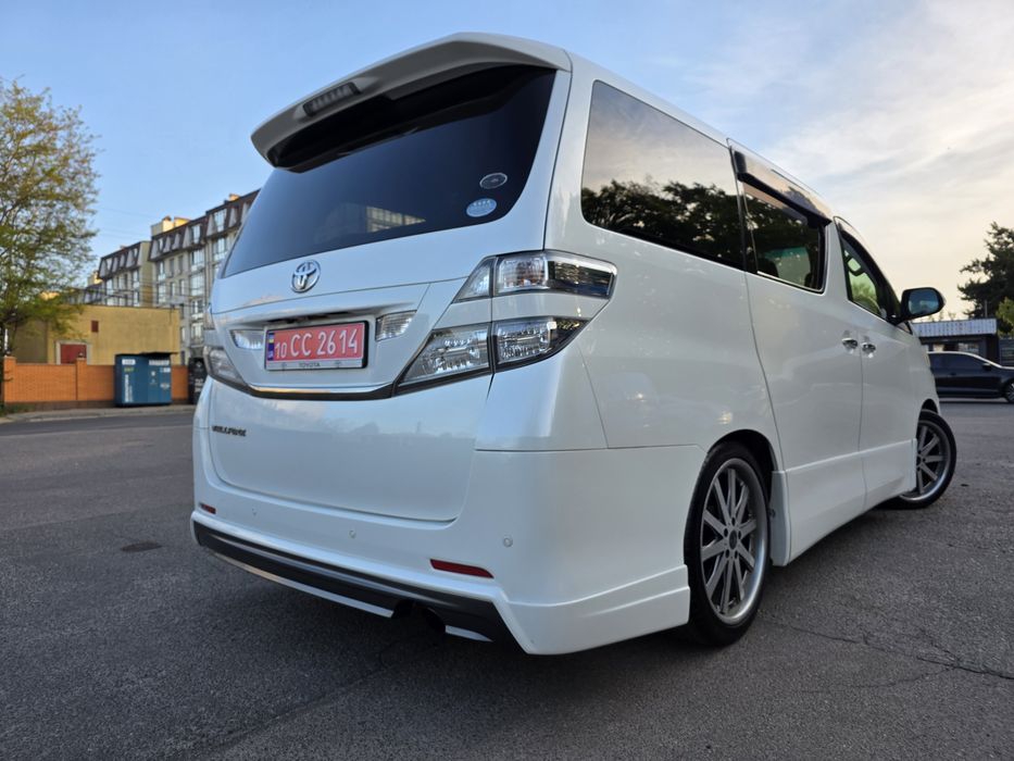 Toyota Vellfire 2,4 CVT 2010 7 мест