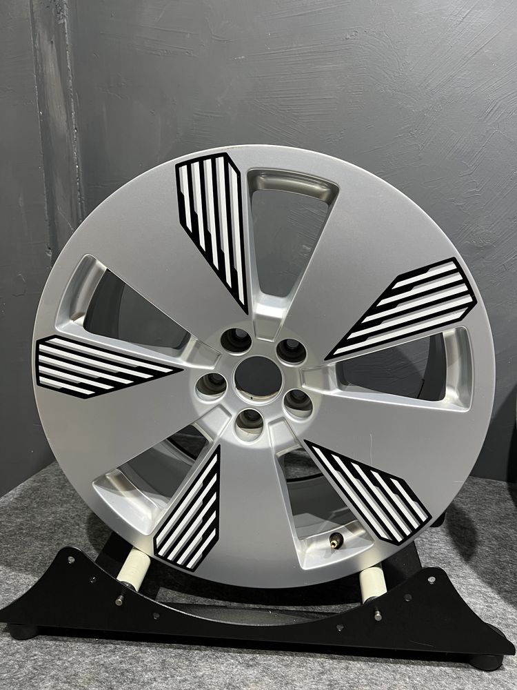 Диски ауді r19 e tron титани 5x112 audi Q7 e-tron ET34