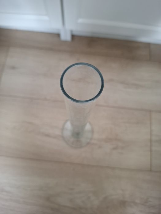 Szklany wysoki smukły transparenty wazon na kwiatek, cylinder, tuba