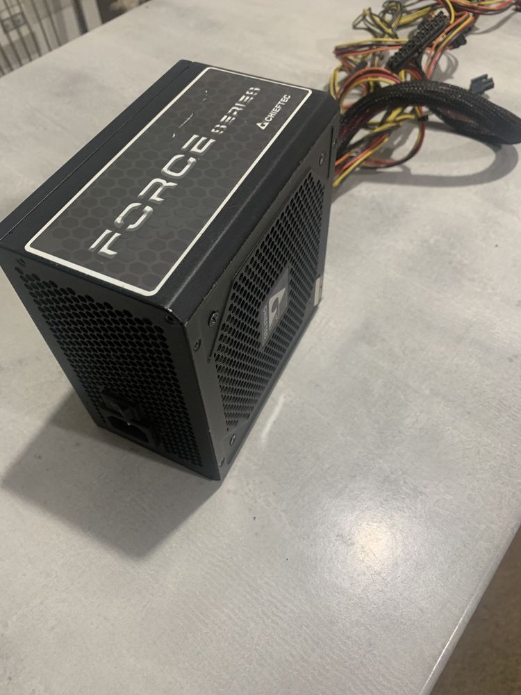 Блок питания Chieftec CPS-750 750W