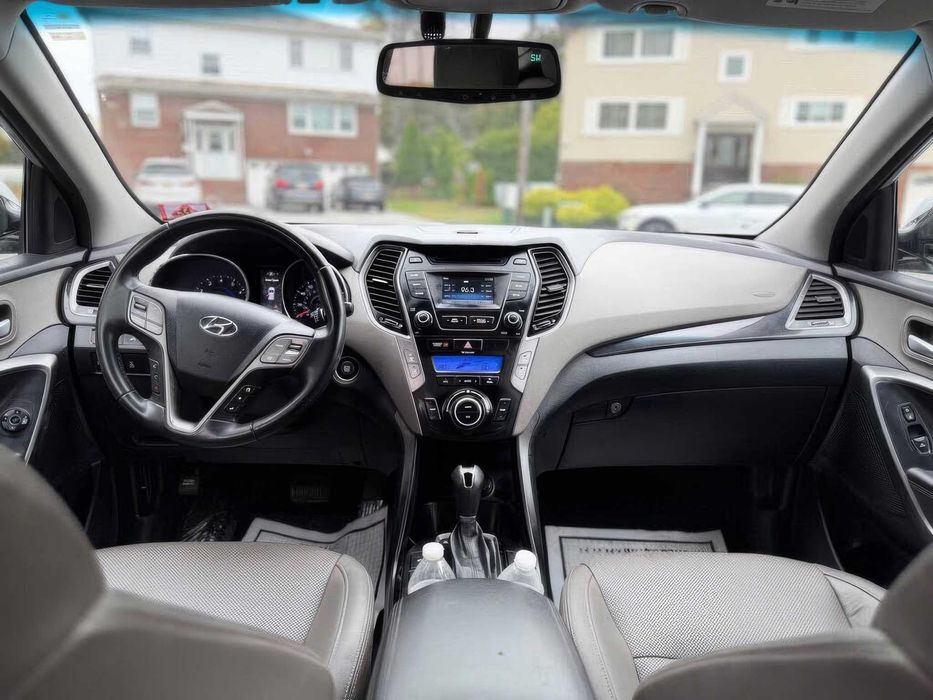 Hyundai Santa Fe Limited      2016