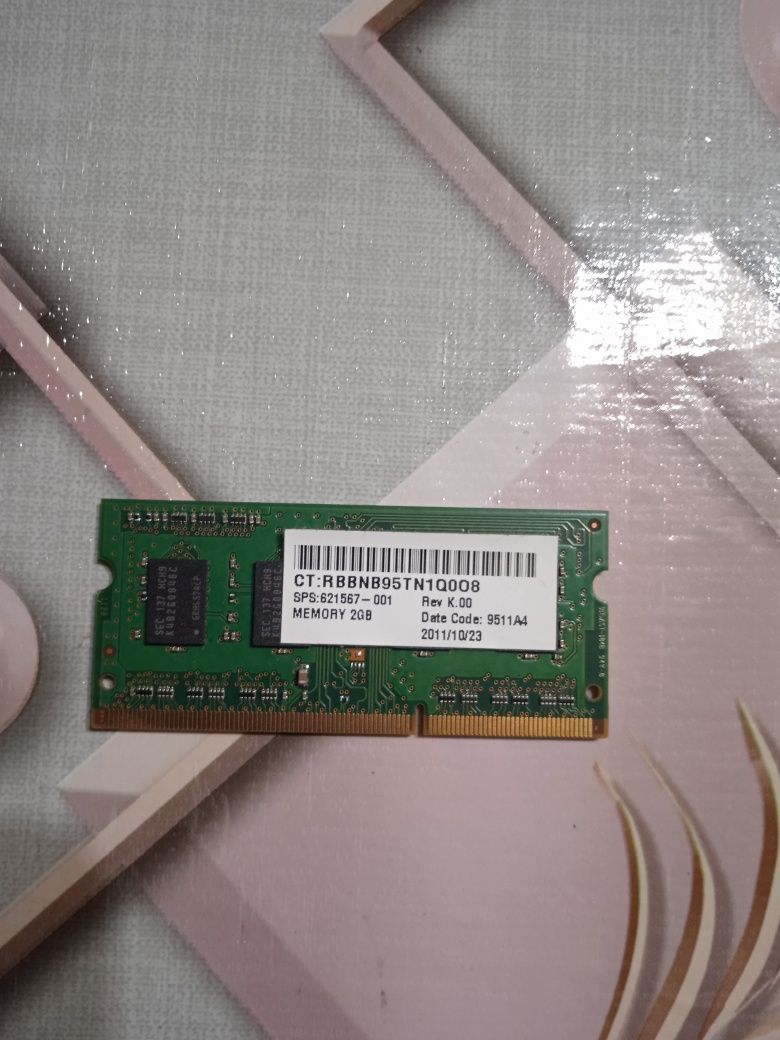 Pamięć RAM DDR3 Samsung 2GB 1RX8 PC3-10600S-09-10