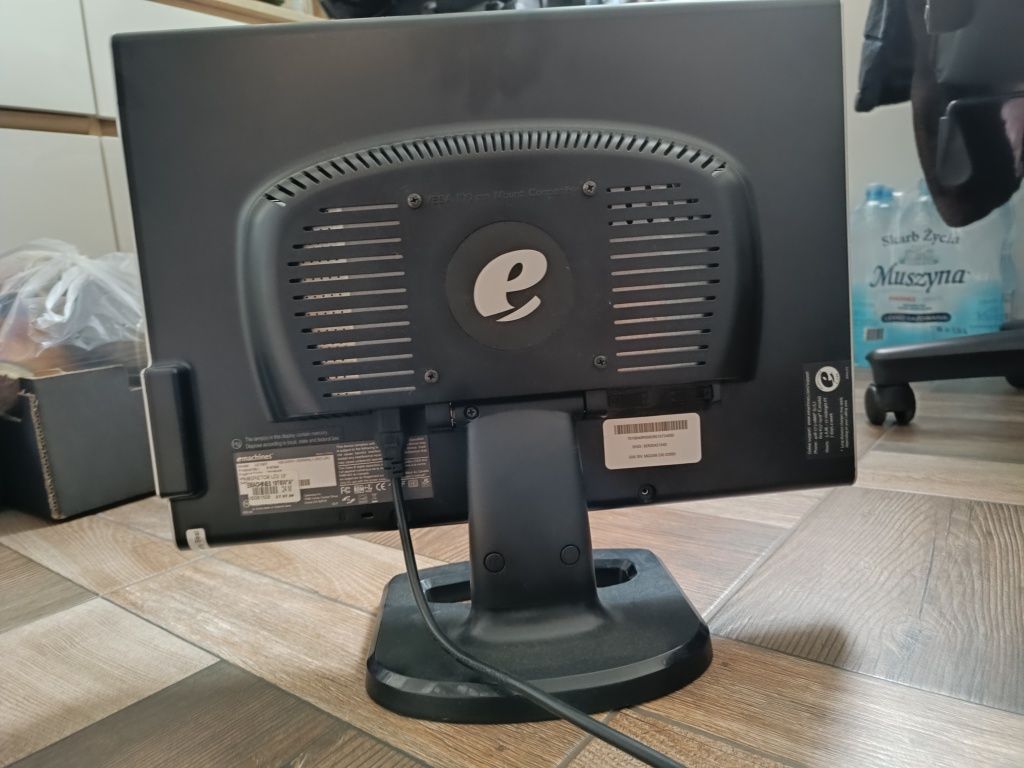 MONITOR EMACHINES 19T6W"A" , 19 cali, DVI, HD monitor LCD