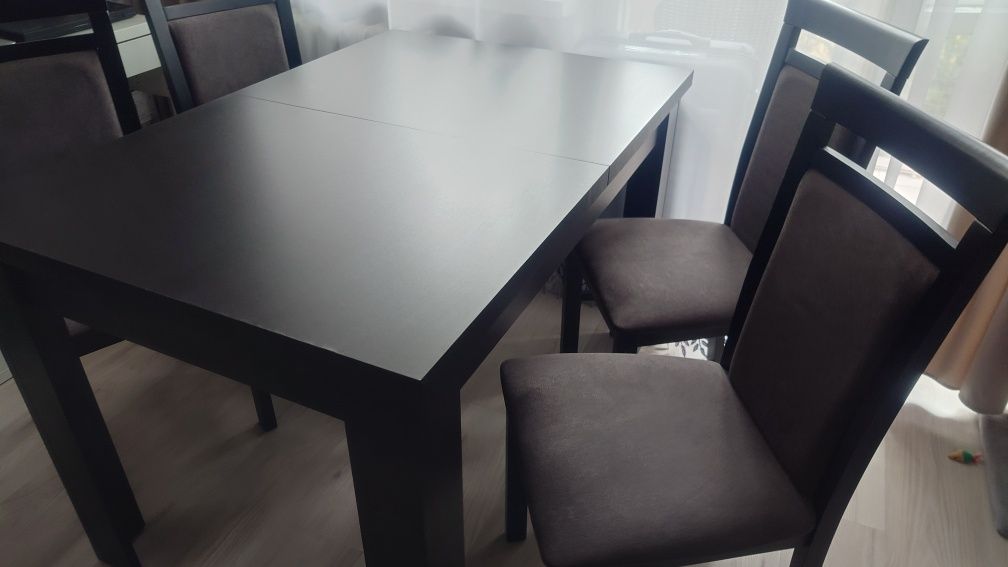 Stół 120x80 czarny rozkładany z 4 krzesłami