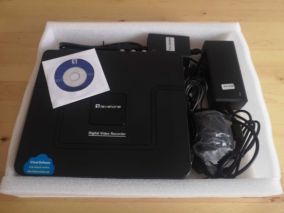 Sistema CCTV de 4 câmaras de visão nocturna (novo, nunca foi usado)