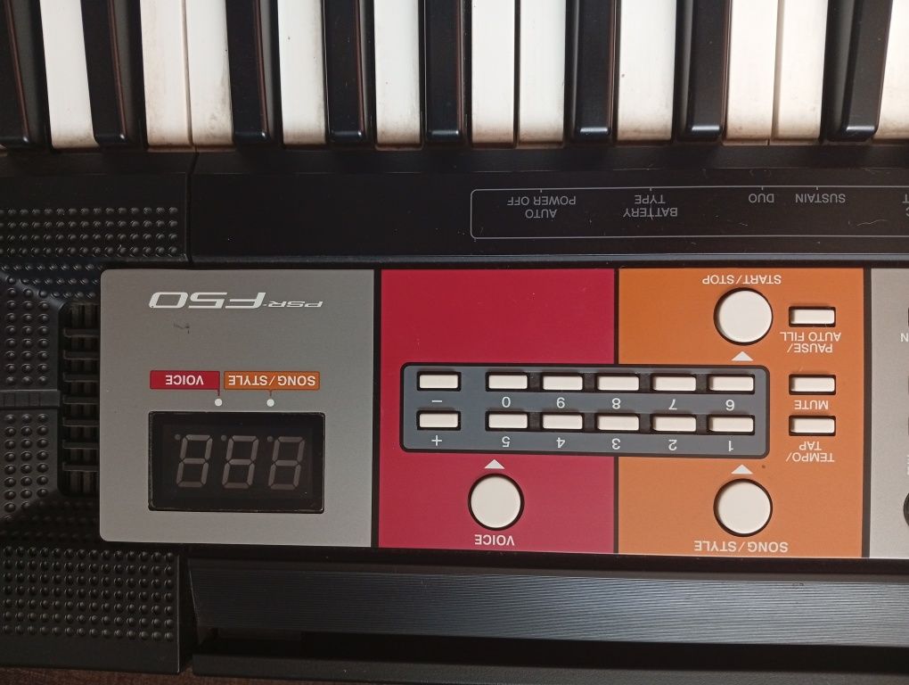 Keyboard Yamaha PSR F50