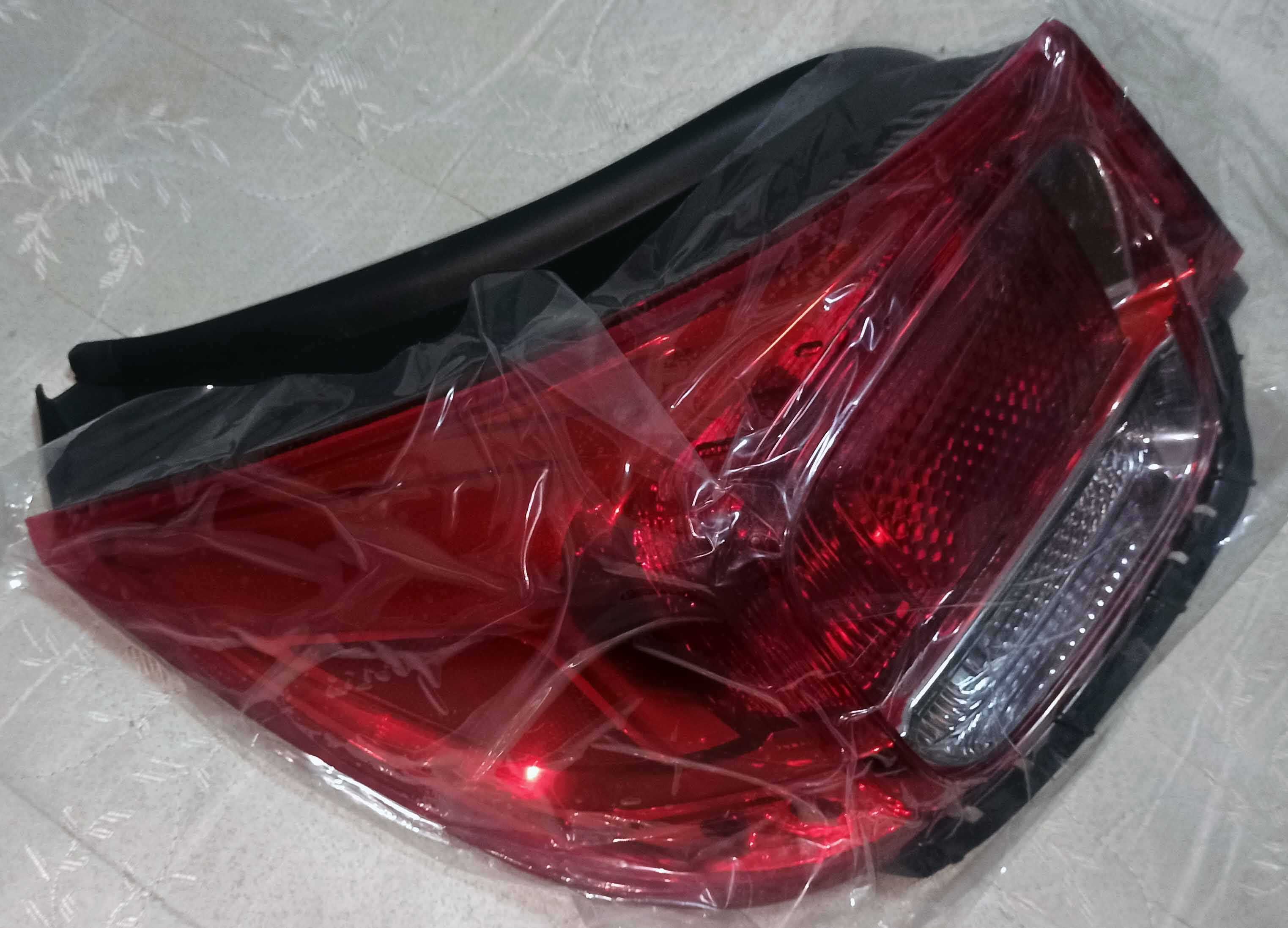 Фара лампа задня наружна ліва Chevrolet Malibu 2012-2015