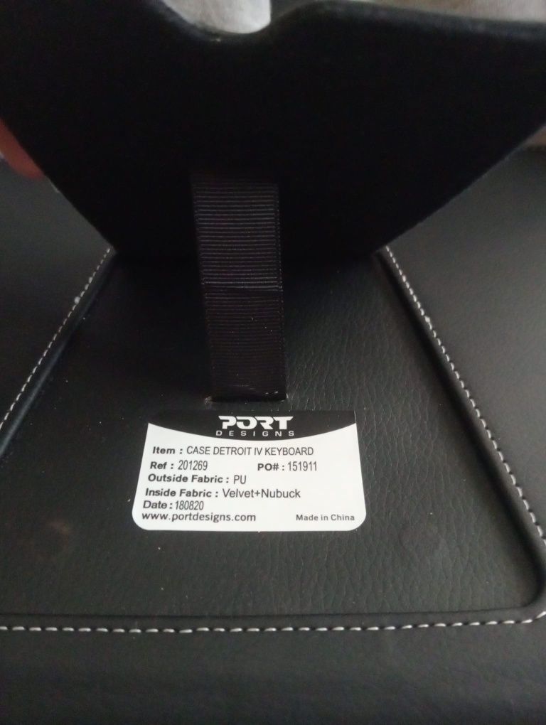 Capa universal tablet com teclado