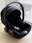 Nosidełko Cybex Cloud T I-Size Black Sepia październik 2024 i adaptery