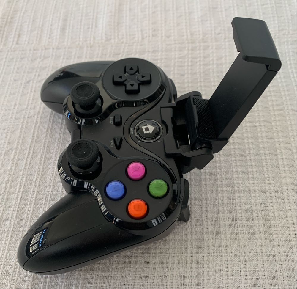 Gamepad com adaptador para telemóvel