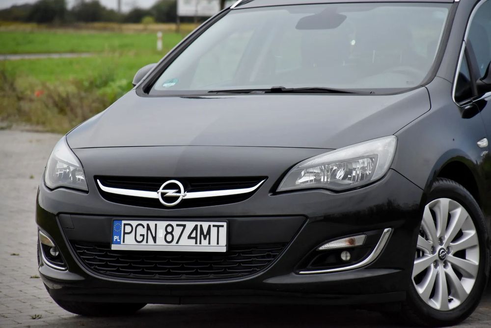 Opel Astra 1.4 T 140KM* LIFT* Z Niemiec* Navi* Szyberdach* Czujniki* 2x koła