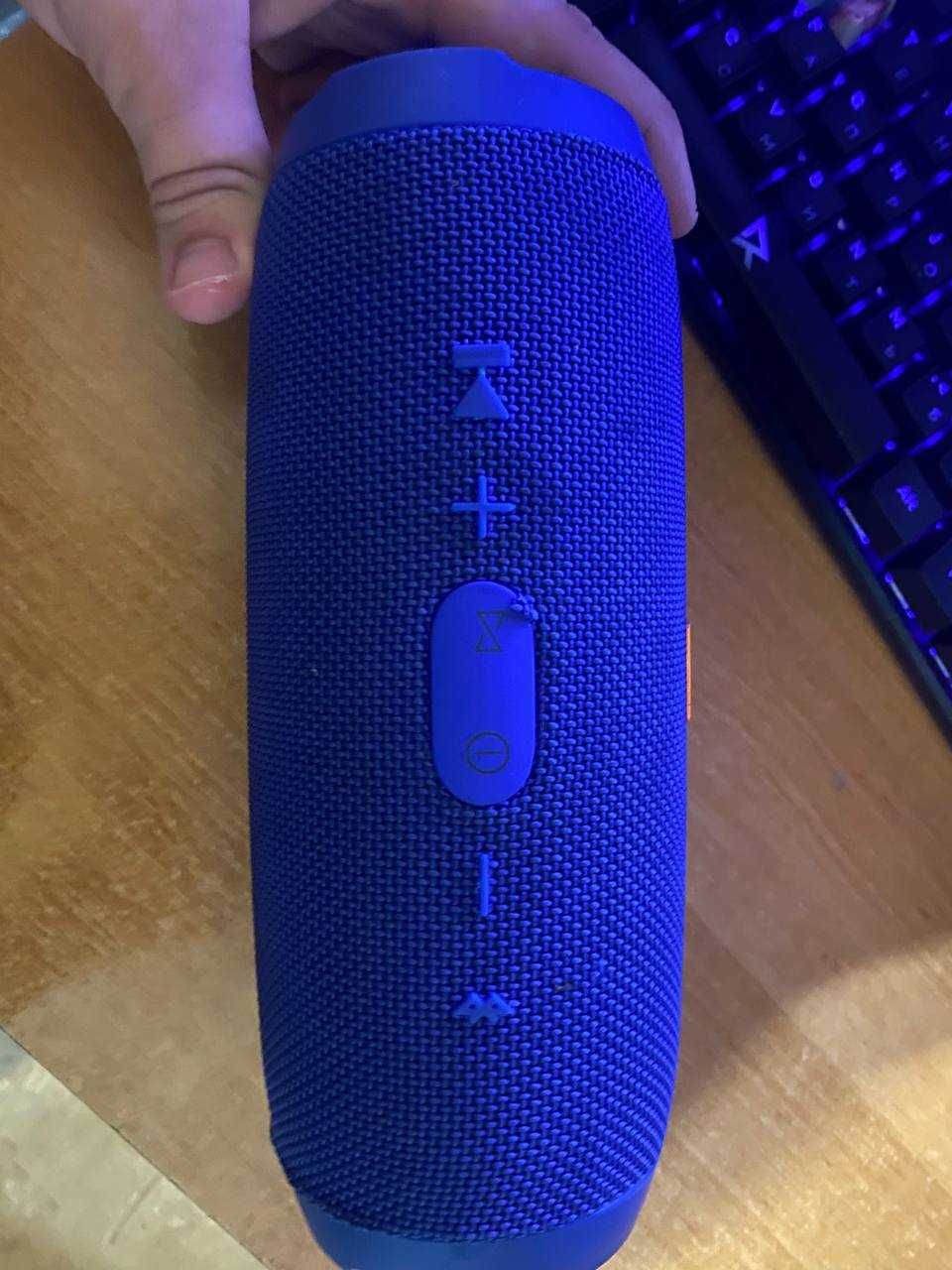 Колонка JBL,  робоча але є проблема(читати в описі)