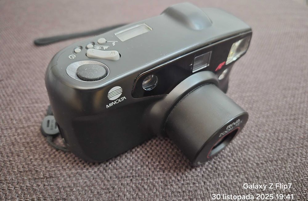 Aparat analogowy na kliszę Minolta Riva Zoom 70EX