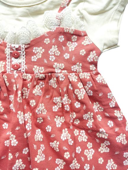 Sukienka Vintage koronka w małe kwiatuszki 110