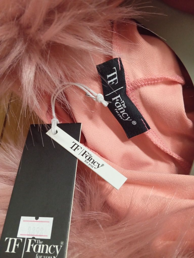 Bluza z kapturem z lisem futerko