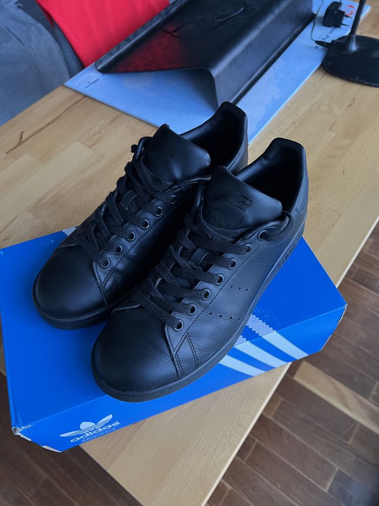 Adidas Stan Smith pretas