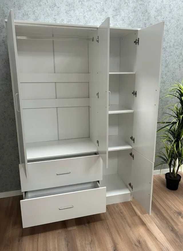 Roupeiro branco de três portas novo - venda