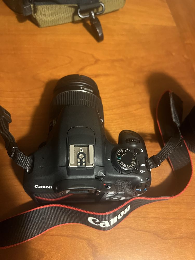 Canon 1200D a lente ja esta vendida