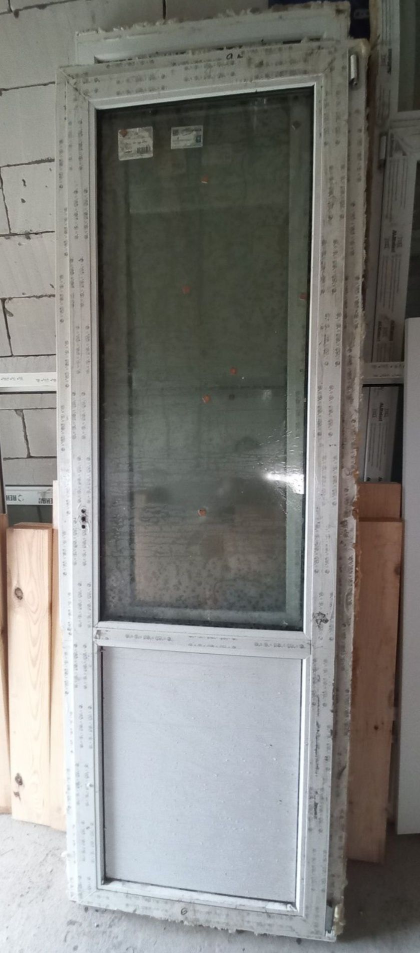 Двері балконні металопластикові