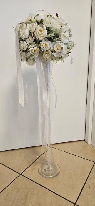 Dekoracja kwiatowa wraz z wysokim wazonem, dekoracja stolu, 18 sztuk