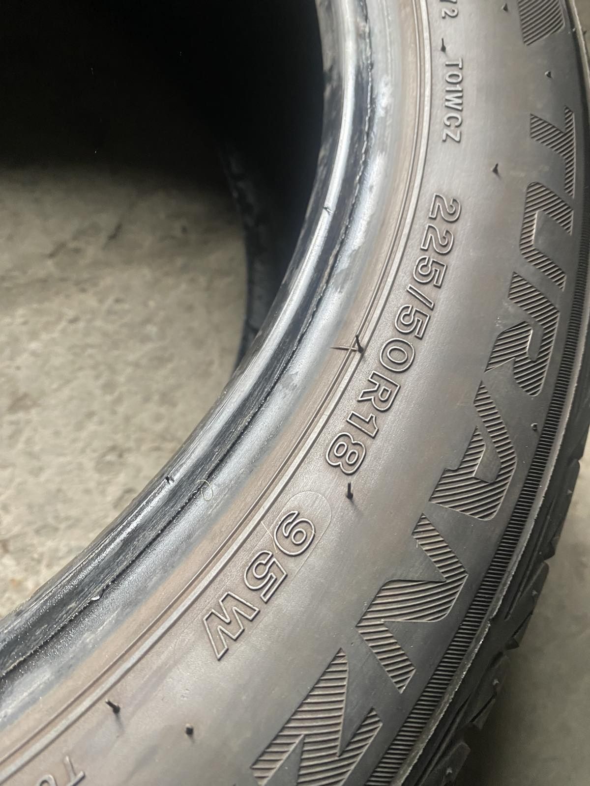 225.50.18 Bridgestone 4шт лето БУ склад шины резина из Европы 50 R18