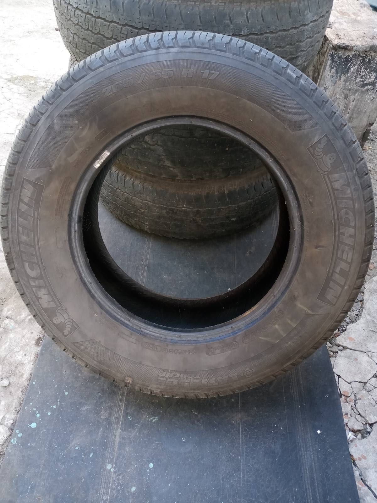 Dunlop Michelin Bridgestone 265/65/17