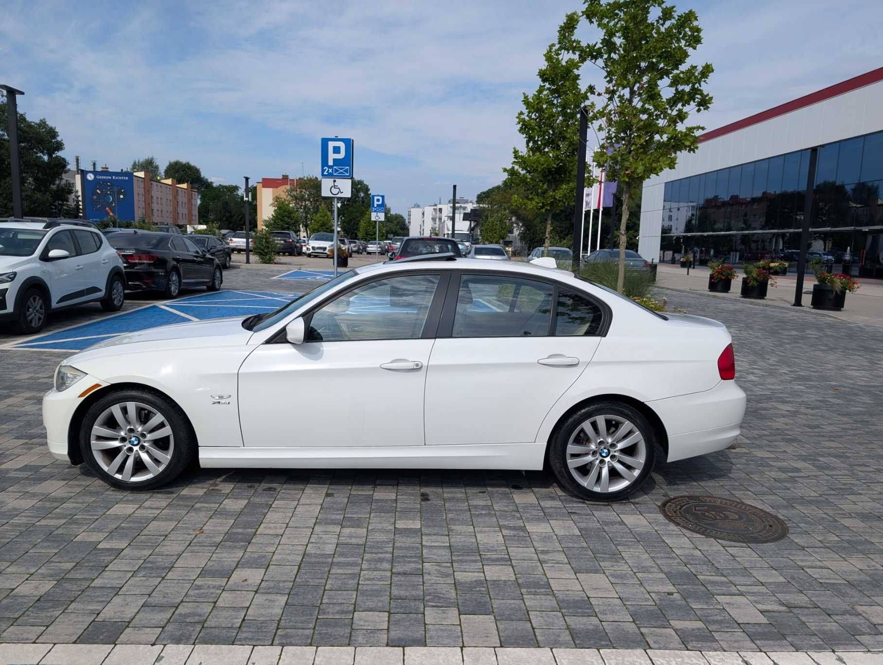 Bmw seria 3 e90 R6 328xi xDrive 3.0l skóra jasna 234KM szyberdach