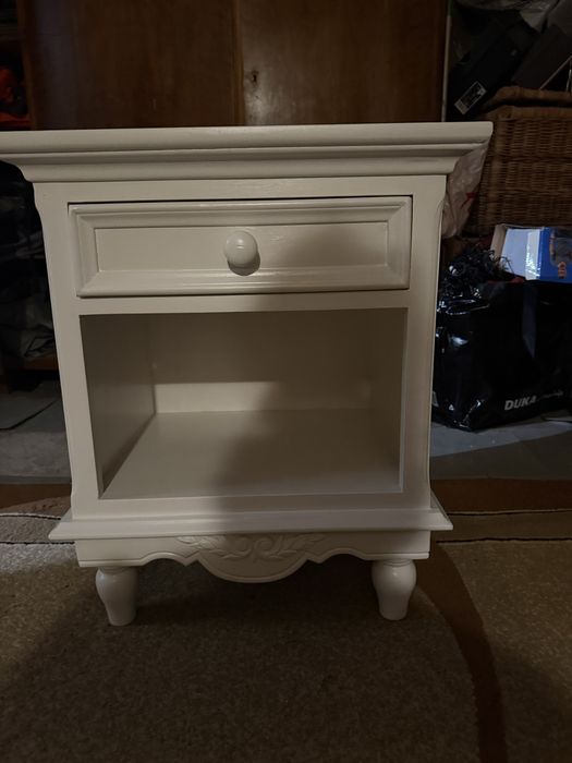 Szafka nocna biala piekna