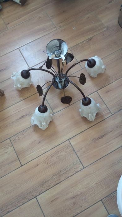Lampa sufitowa do salonu