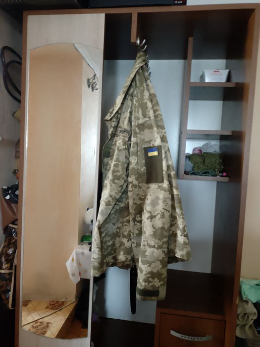 Меблі в коридор в хорошому стані