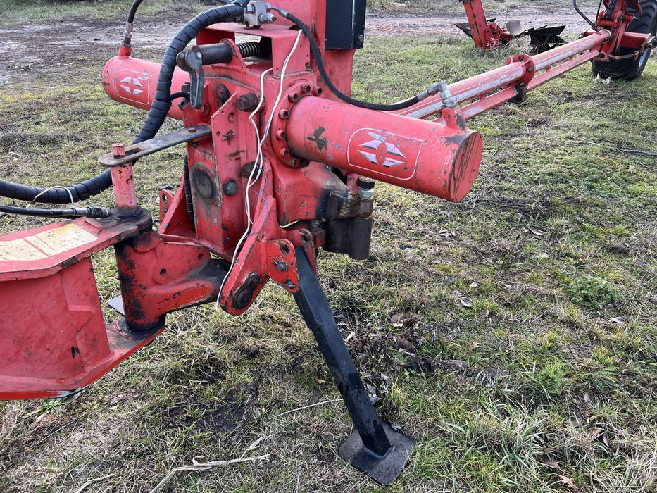 Продам плуг Gregoire Besson SPB9 2011