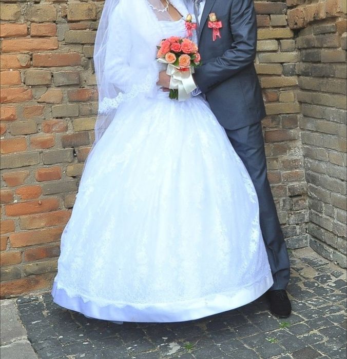 Прокат весільної сукні, 42 розмір